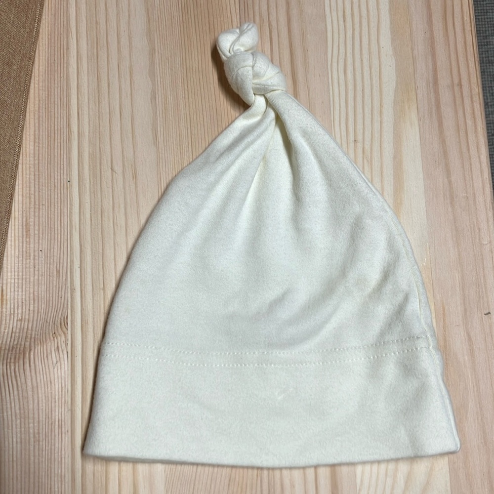 Quincy Mae organic knotted baby hat